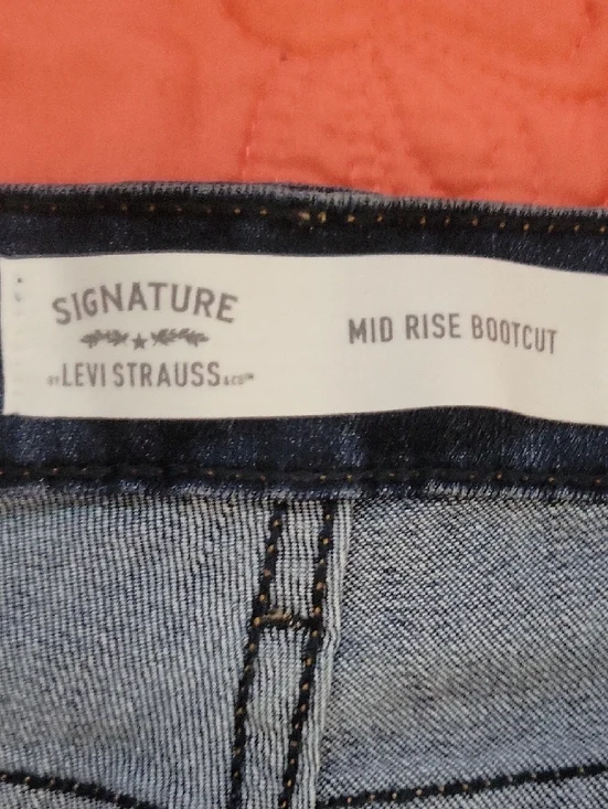 NWT Signature by Levi Strauss Mid-Rise Bootcut Jeans - Blue - Picture 4 of 6